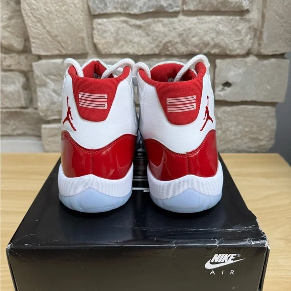 EUC Air Jordan 11 Retro Varsity Red/Cherry Men Size 8.5 - Picture 7 of 13